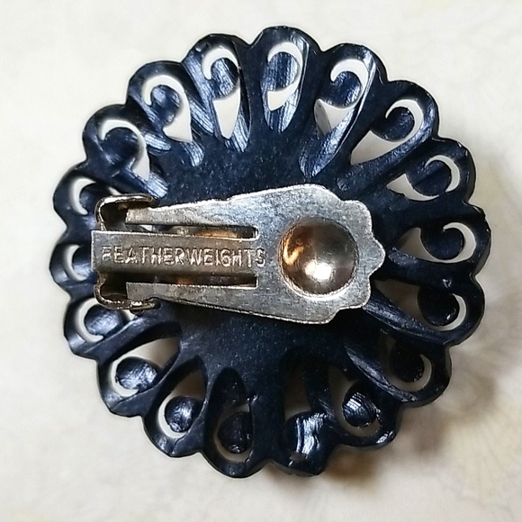 Vintage Mid Century Featherweights AB Crystal Floral Clip On Earrings - Picture 14 of 15